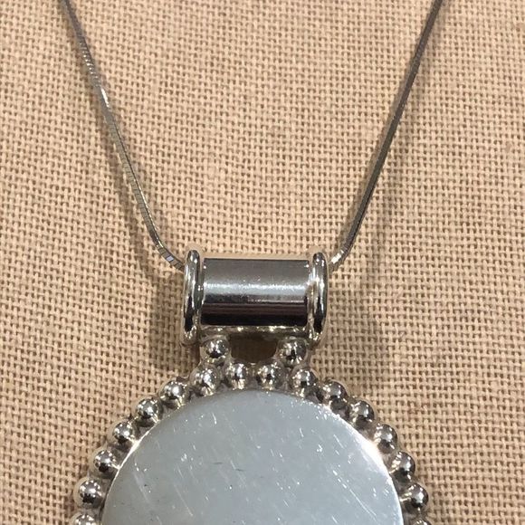 Vintage Sterling Silver Scalloped Pendant Necklace - Picture 4 of 10